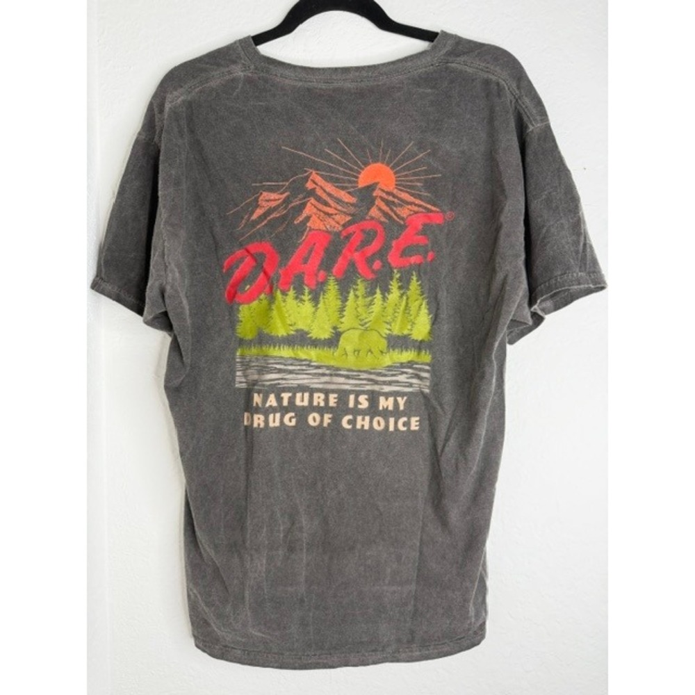DARE Nature Is My Drug Of Choice Graphic T-Shirt Gray Acid Wash Mens Large